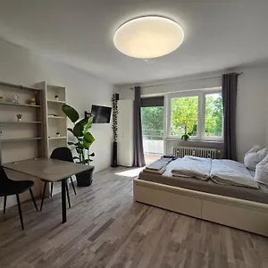 apartment-am-ruhigen-rand-von-stuttgart.stuttgart-hotel.com/